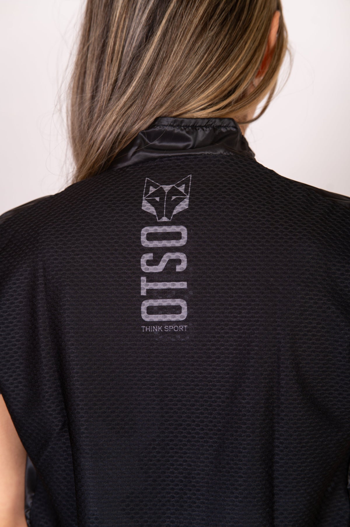 OTSO Unisex Laufweste - Black – Produktansicht 18