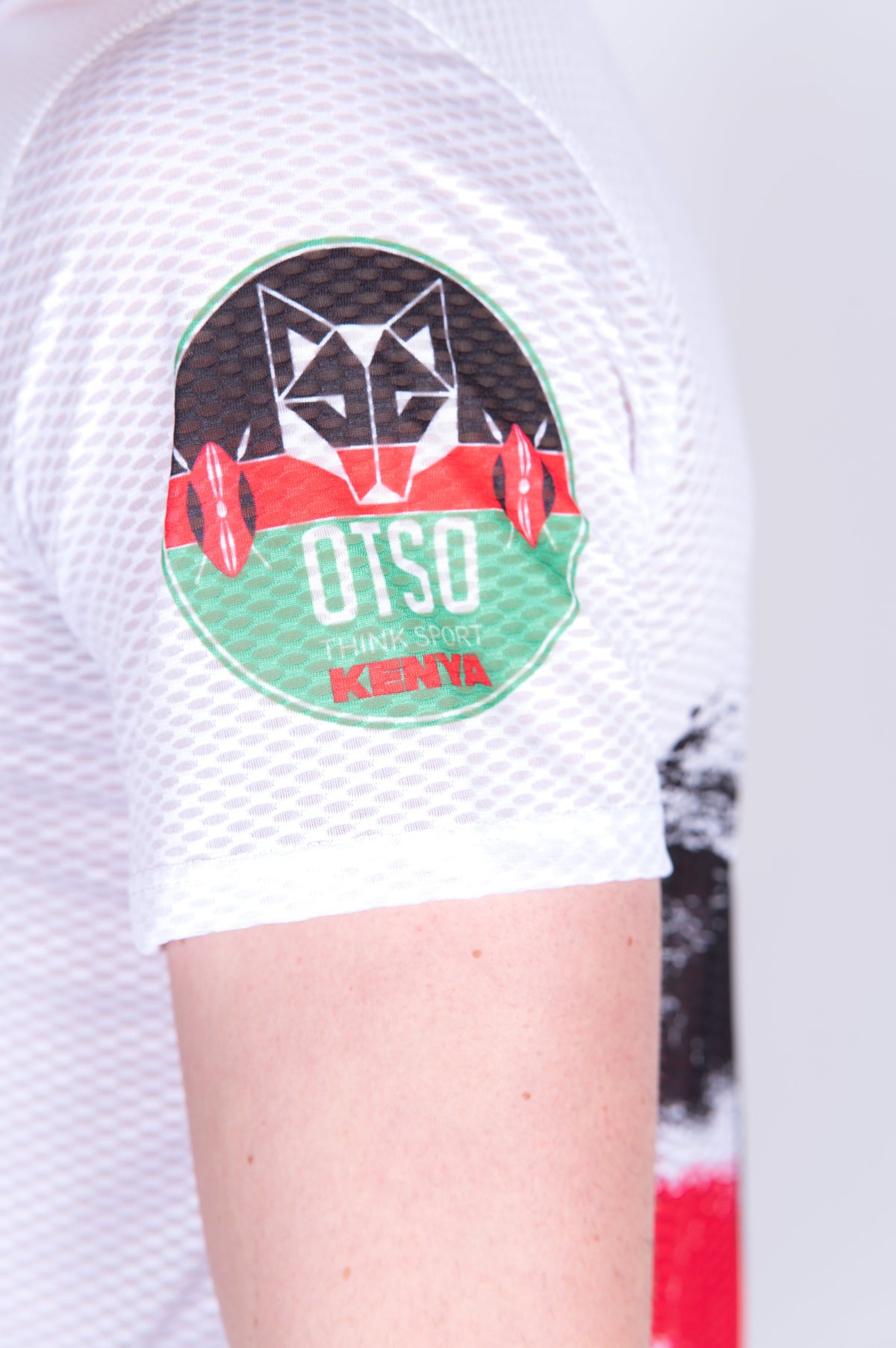 OTSO Herren Kurzarm-Funktionsshirt - Kimbia Kenya – Produktansicht 11