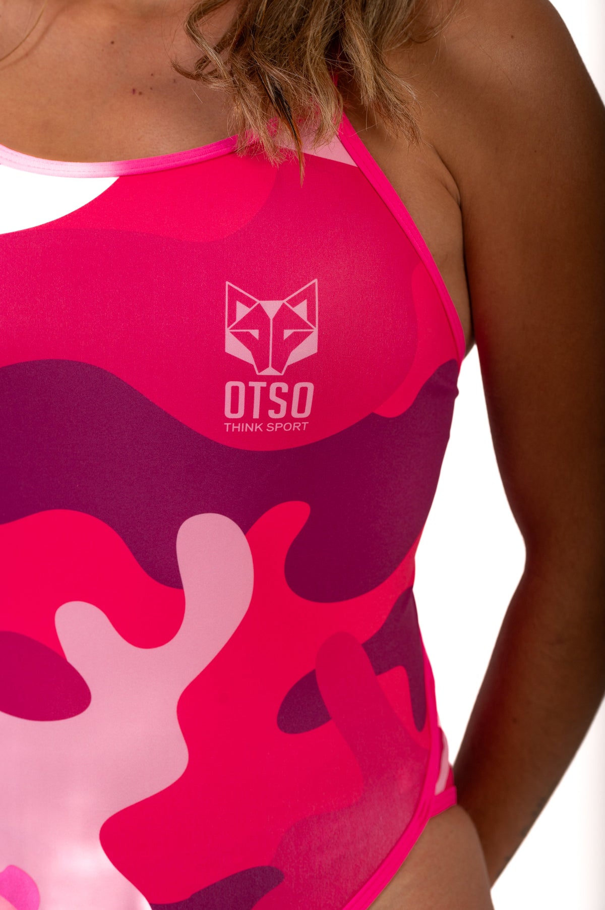 OTSO Damen Badeanzug - Pink Camo – Produktansicht 10