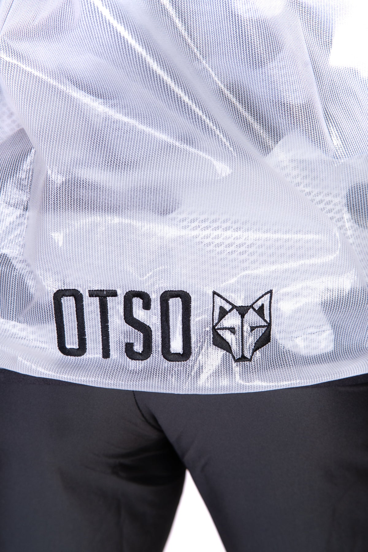 OTSO Wasserdichte Laufjacke - White & Black – Produktansicht 19