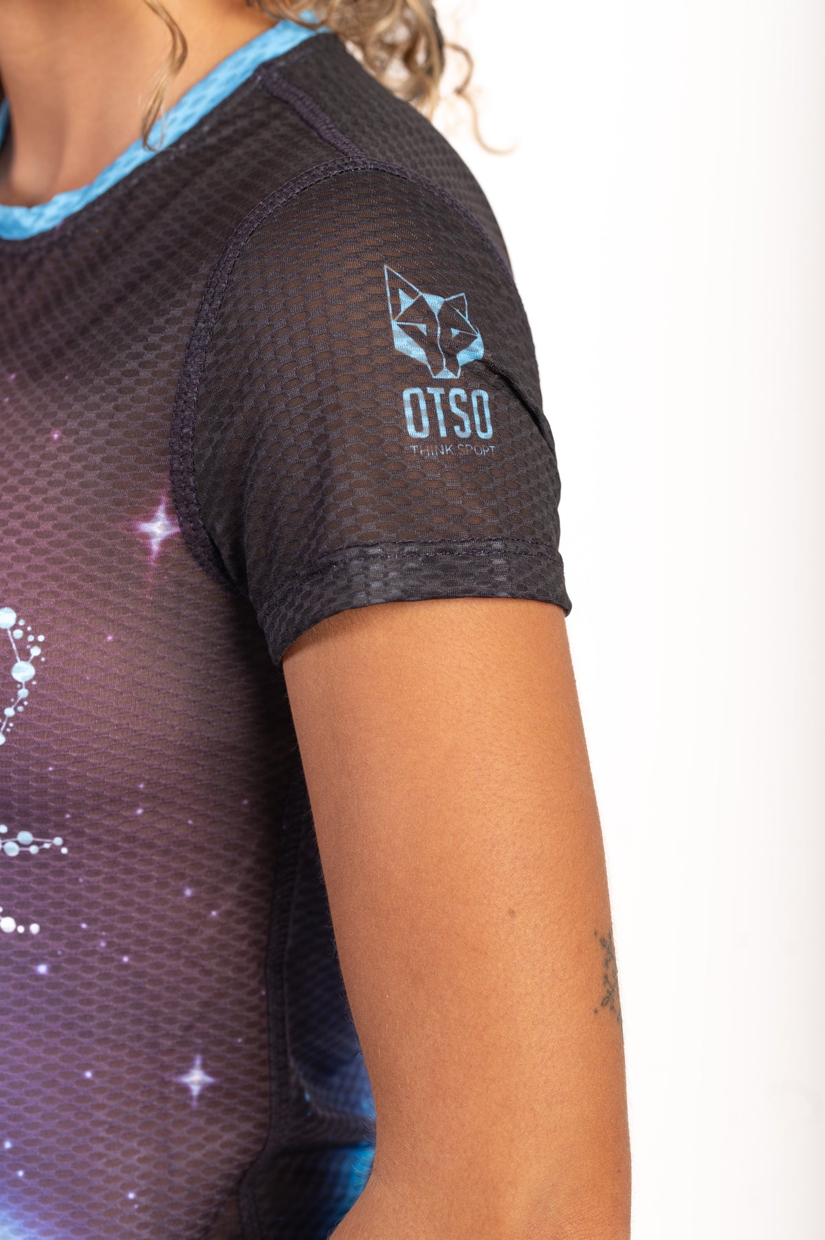 OTSO Damen/Mädchen Kurzarm-Funktionsshirt - Hello Kitty Galaxy – Produktansicht 9