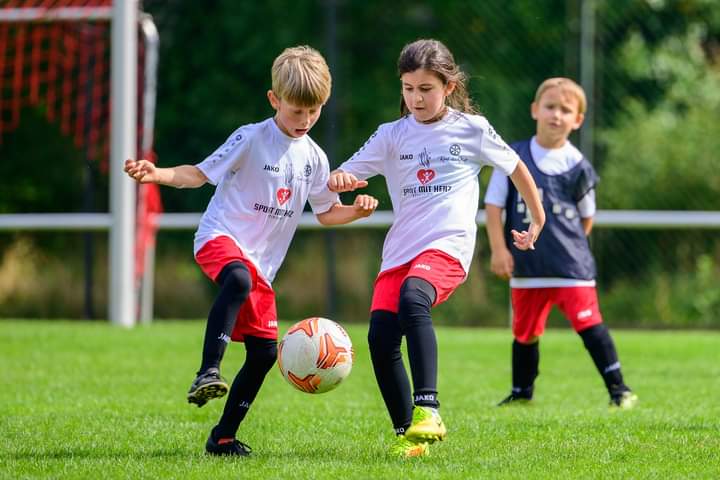 Trikotset "Socialsports.de" mit Deinem Namen