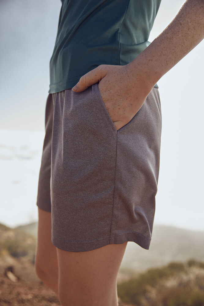 Basic Active Shorts von Clique – White
