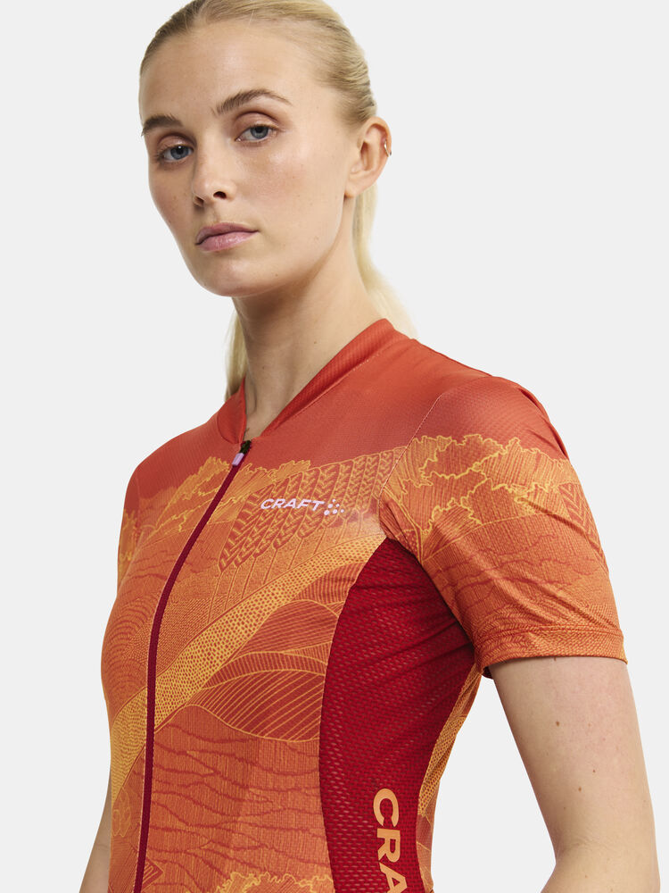 Adv Endur Graphic Jersey W von Craft – Blaze/Free