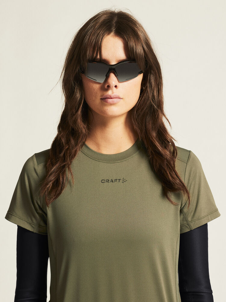 Adv Essence Ss Tee 2 W von Craft – Light Syrup