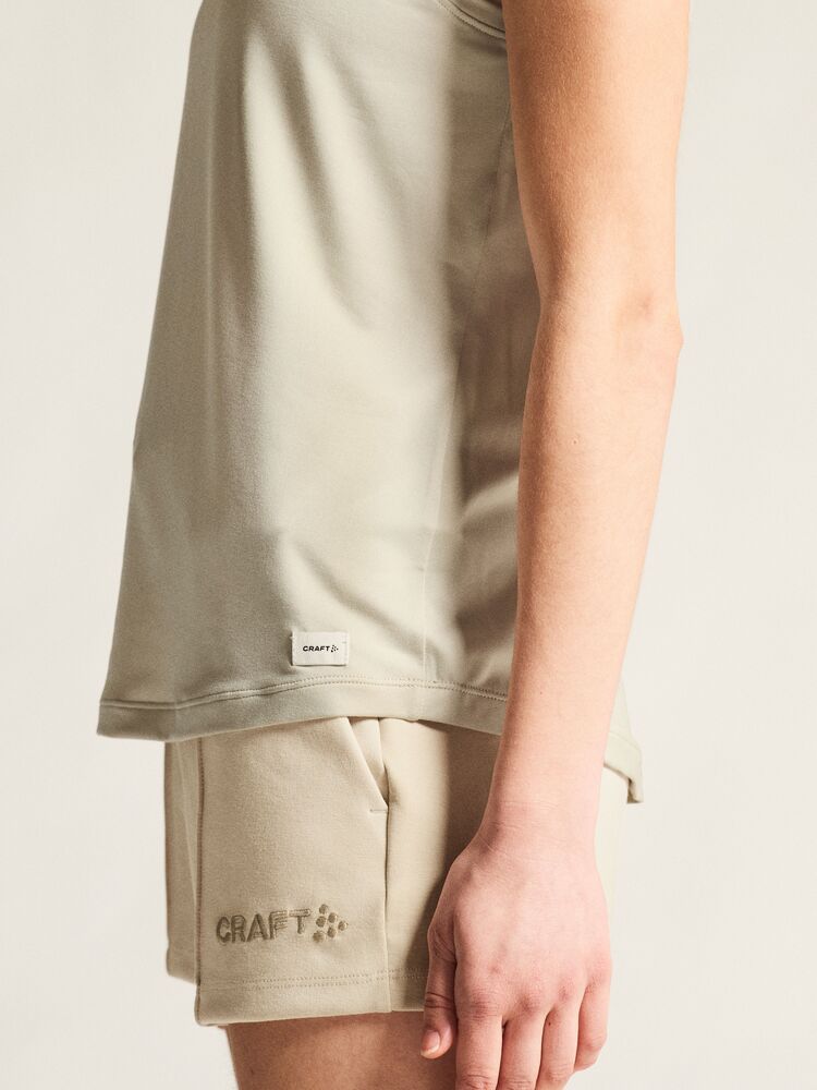 Collective Singlet W