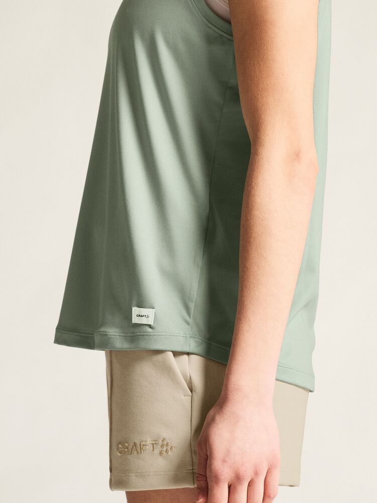 Collective Singlet W