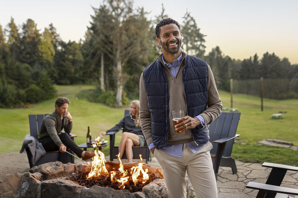 Mount Adams Light Vest Men von Cutter & Buck – Dark Navy
