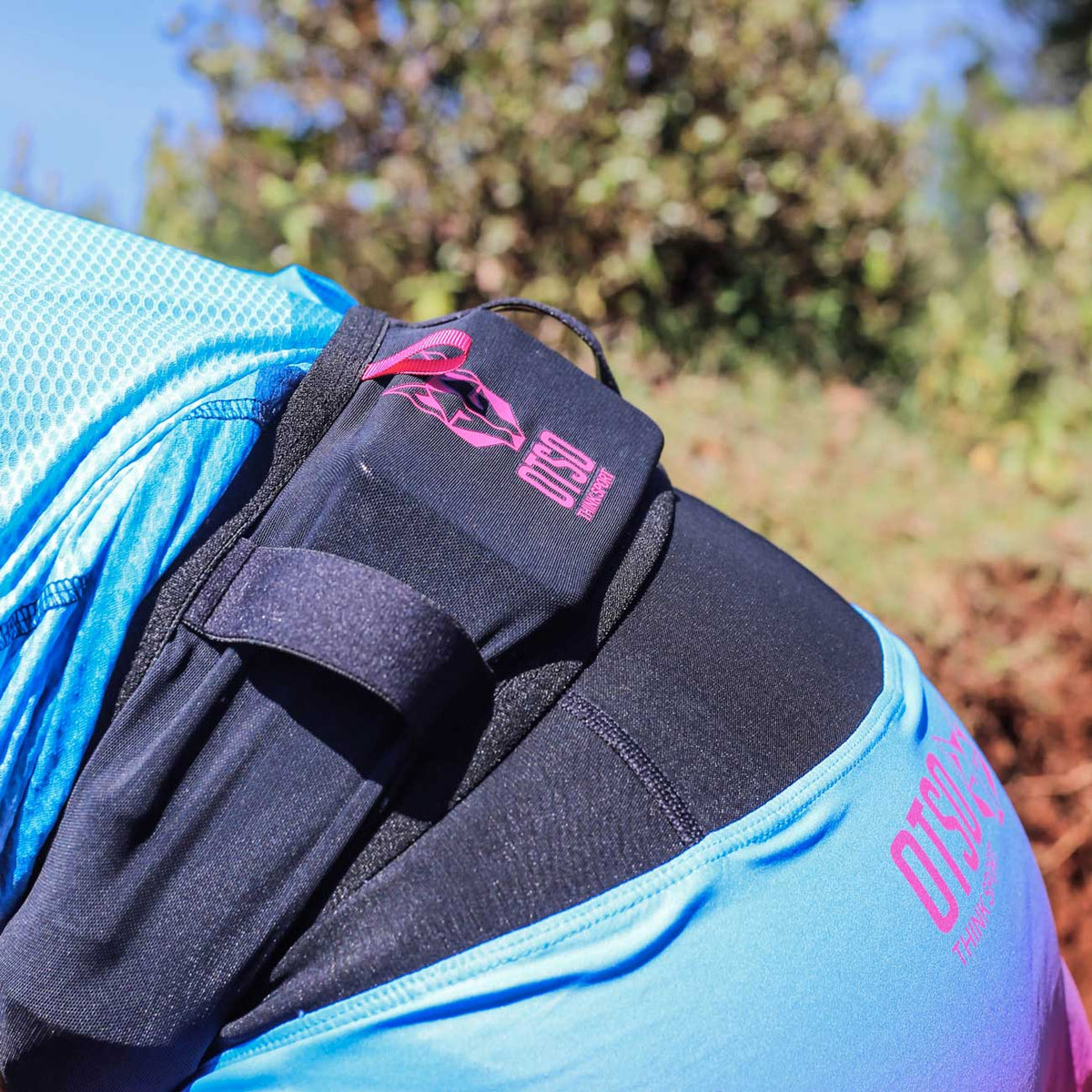 OTSO Unisex Laufgürtel - Black & Turquoise – Produktansicht 7
