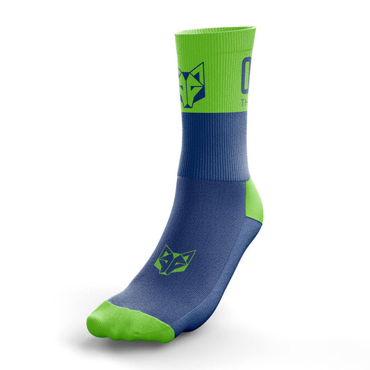 OTSO Multisport-Socken Medium Cut - Electric Blue & Fluo Green – Produktansicht