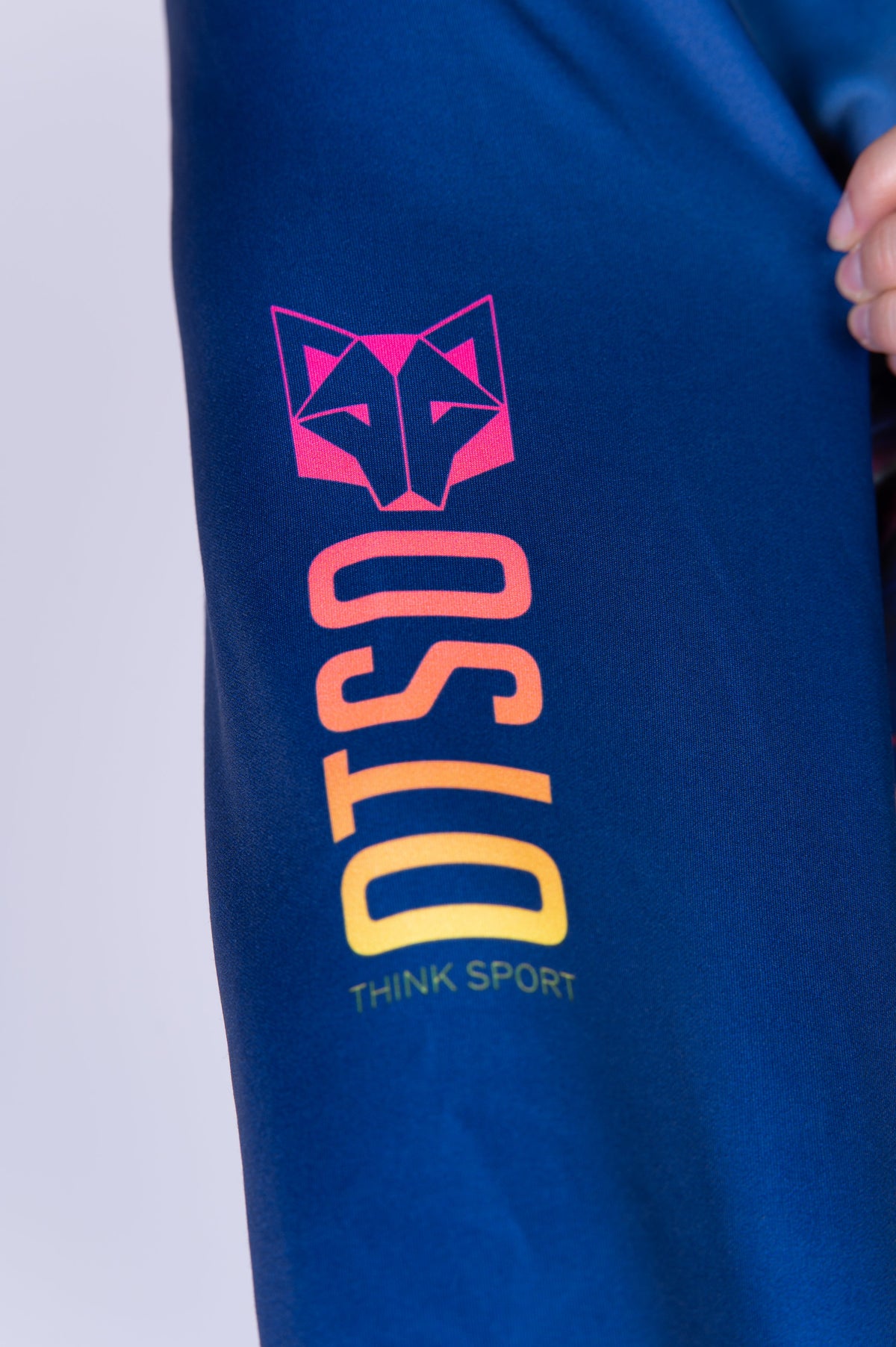 OTSO Hoodie - Be Strong – Produktansicht 12