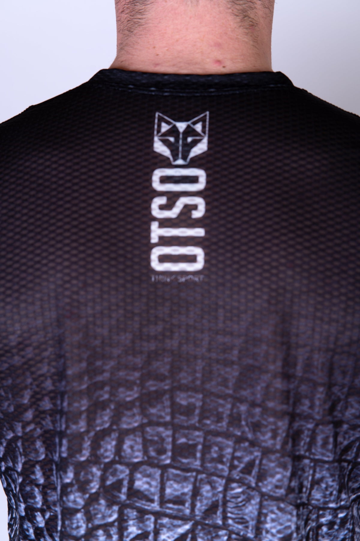 OTSO Herren Kurzarm-Funktionsshirt - Black Snake – Produktansicht 9