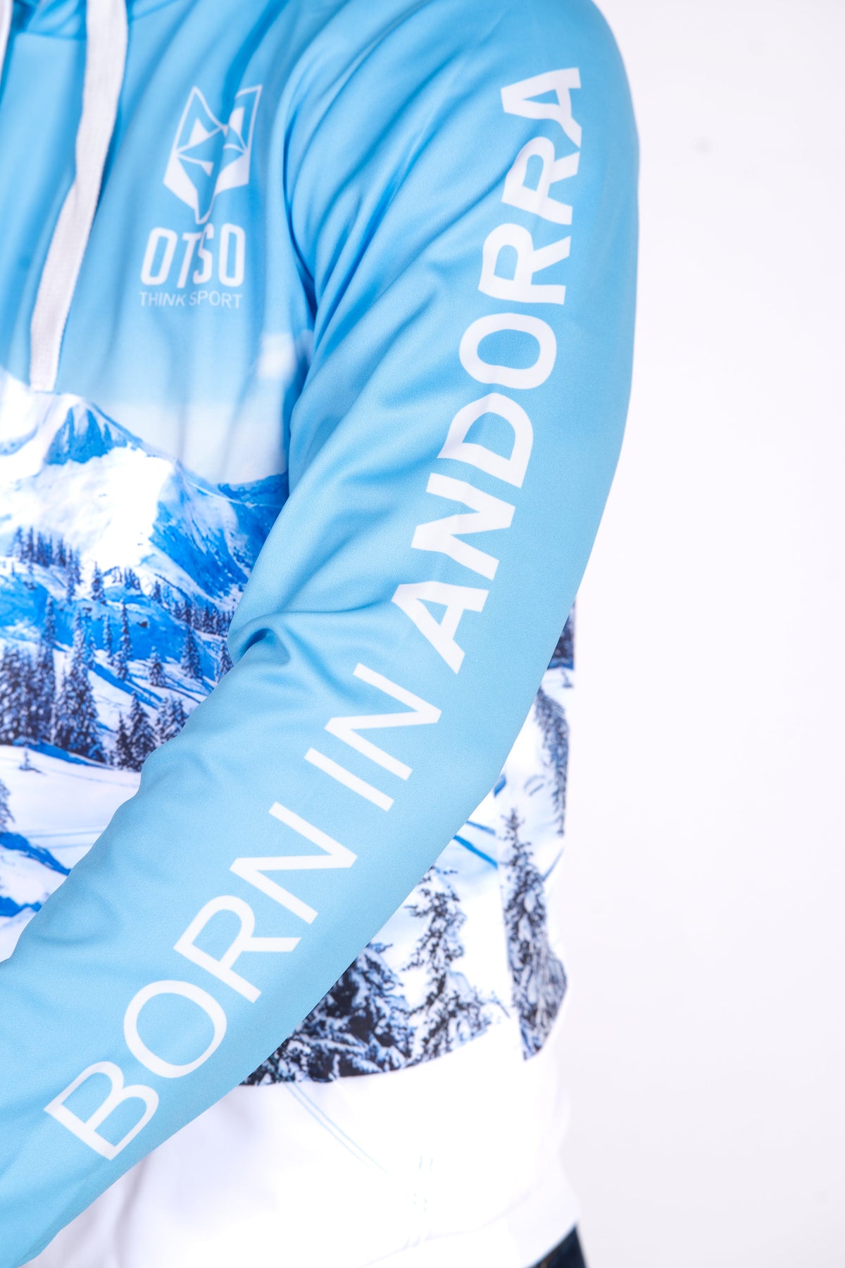 OTSO Hoodie - Snow Forest – Produktansicht 10