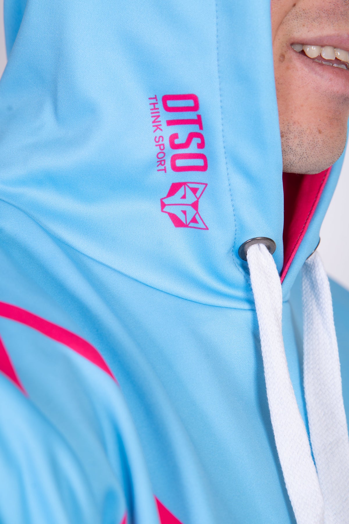 OTSO Hoodie - Light Blue & Pink – Produktansicht 11