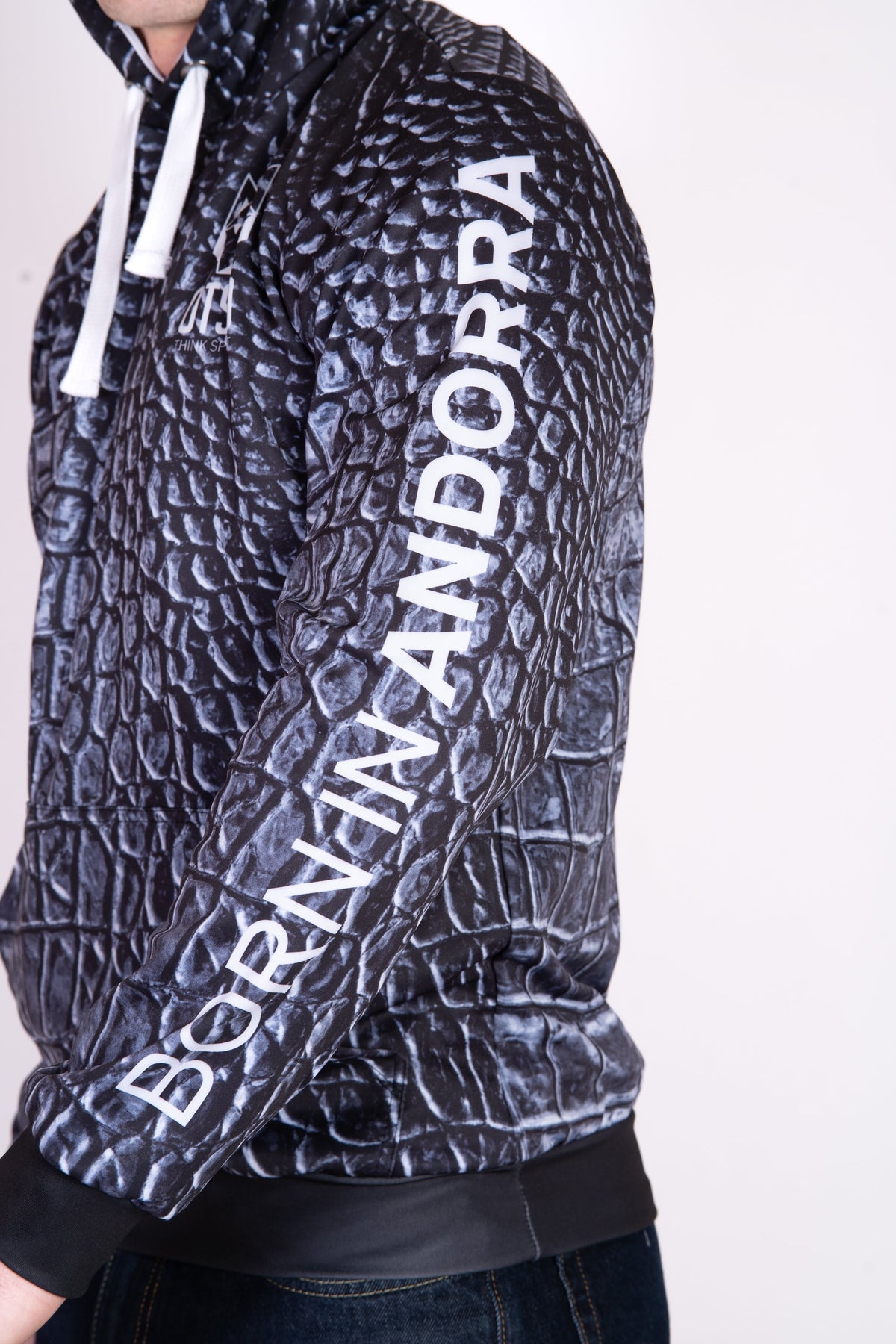OTSO Hoodie - Black Snake – Produktansicht 10