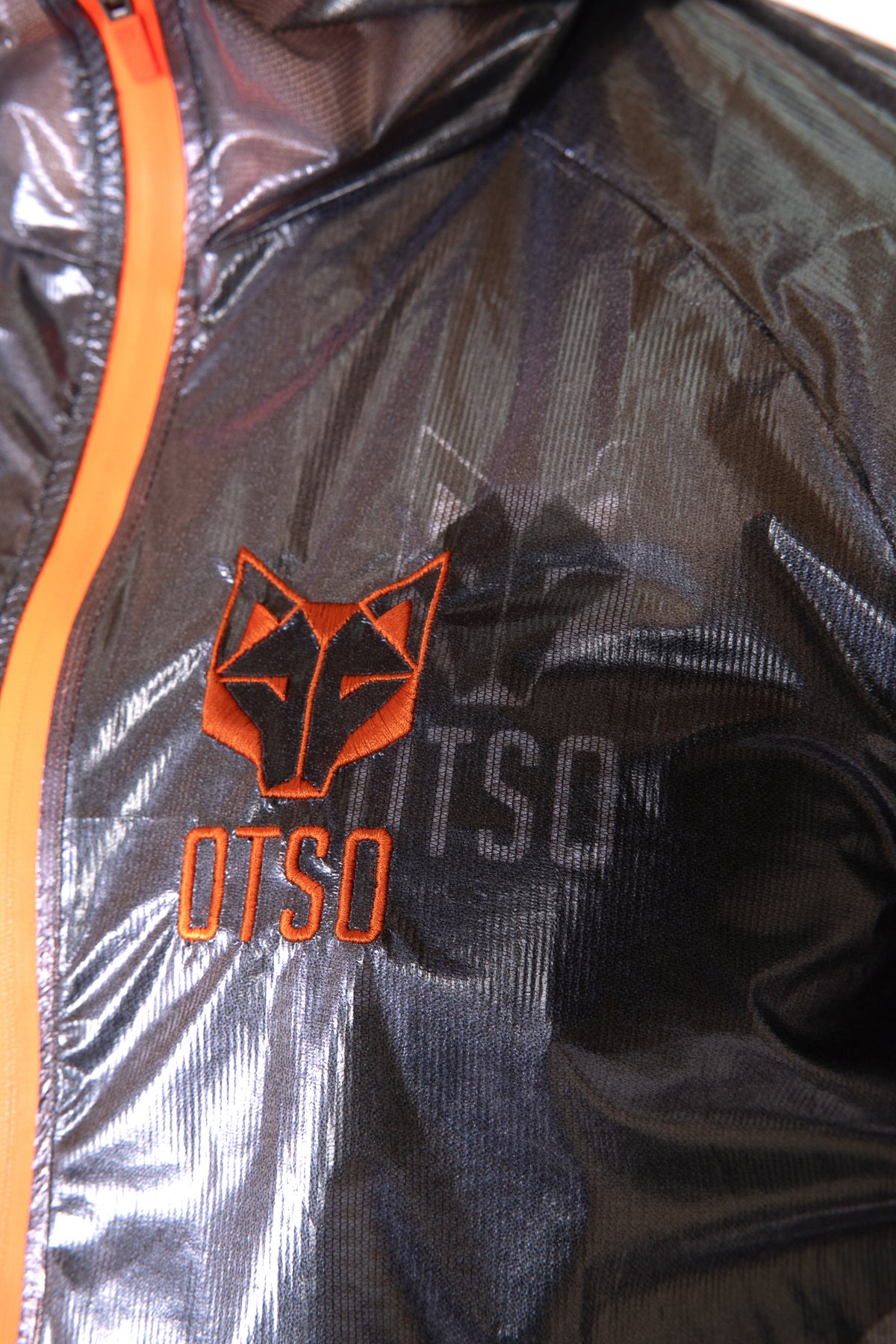 OTSO Wasserdichte Laufjacke - Black & Fluo Orange – Produktansicht 9