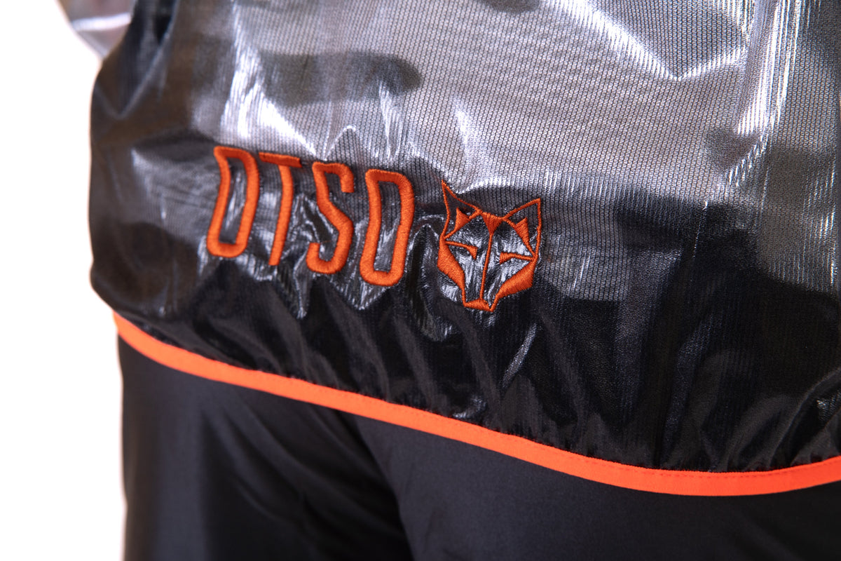 OTSO Wasserdichte Laufjacke - Black & Fluo Orange – Produktansicht 19