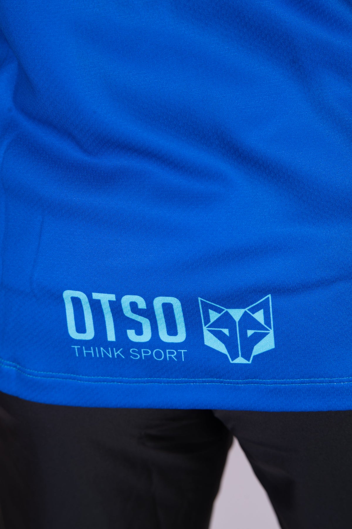OTSO Unisex Sport-Hoodie - Electric Blue & Light Blue – Produktansicht 10