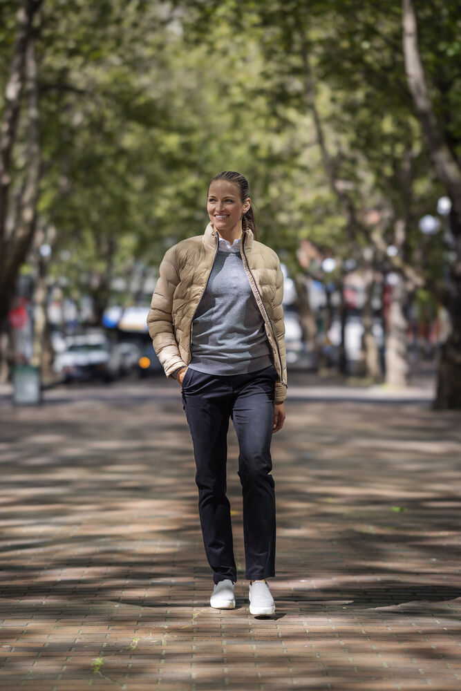 Edgemont Chinos Ladies von Cutter & Buck – Beige