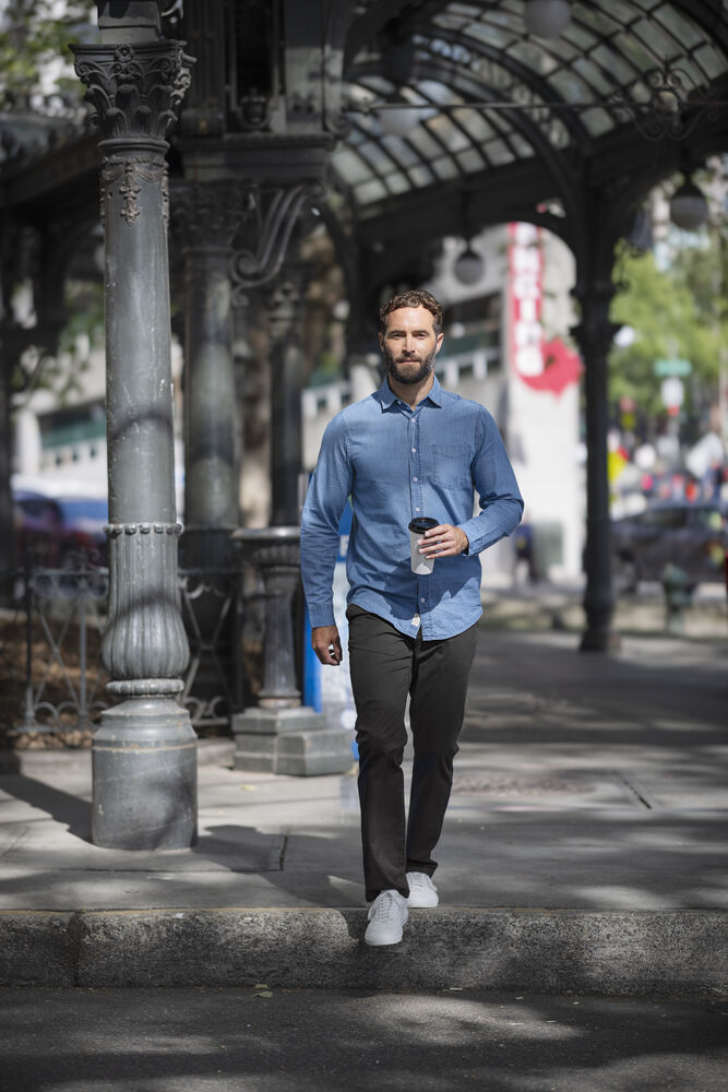 Ellensburg Denim shirt von Cutter & Buck – Dark Indigo