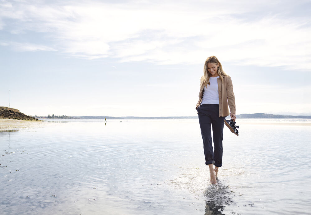 Edgemont Chinos Ladies von Cutter & Buck – Beige