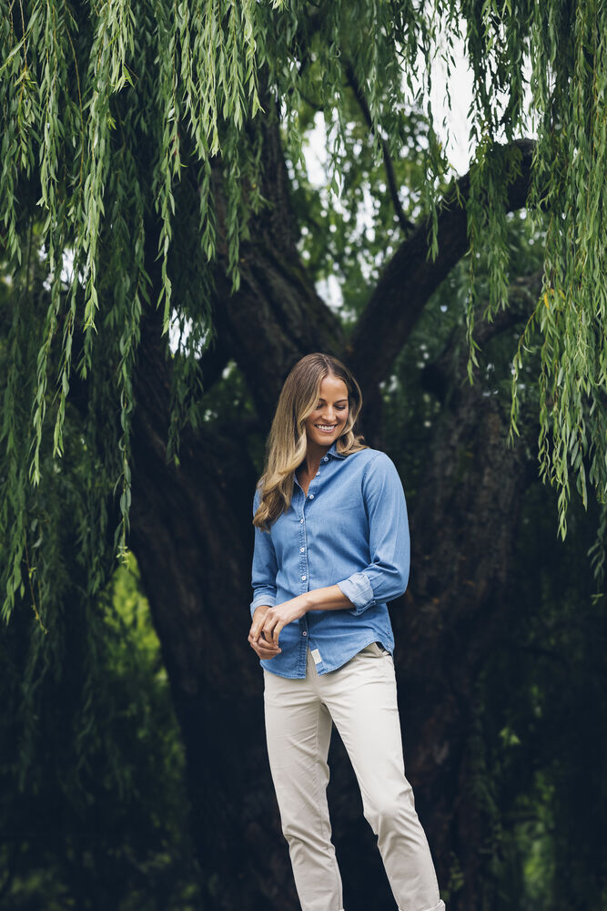 Ellensburg Denim shirt Ladies von Cutter & Buck – Dark Indigo