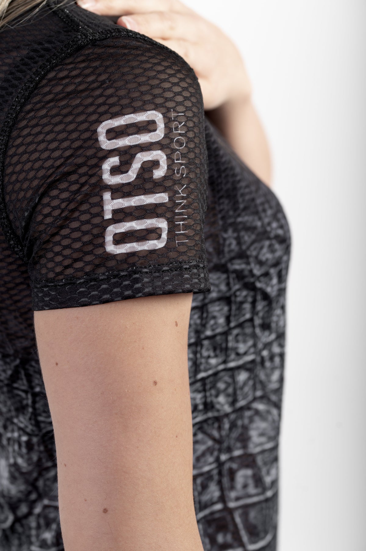 OTSO Damen Kurzarm-Funktionsshirt - Black Snake – Produktansicht 10