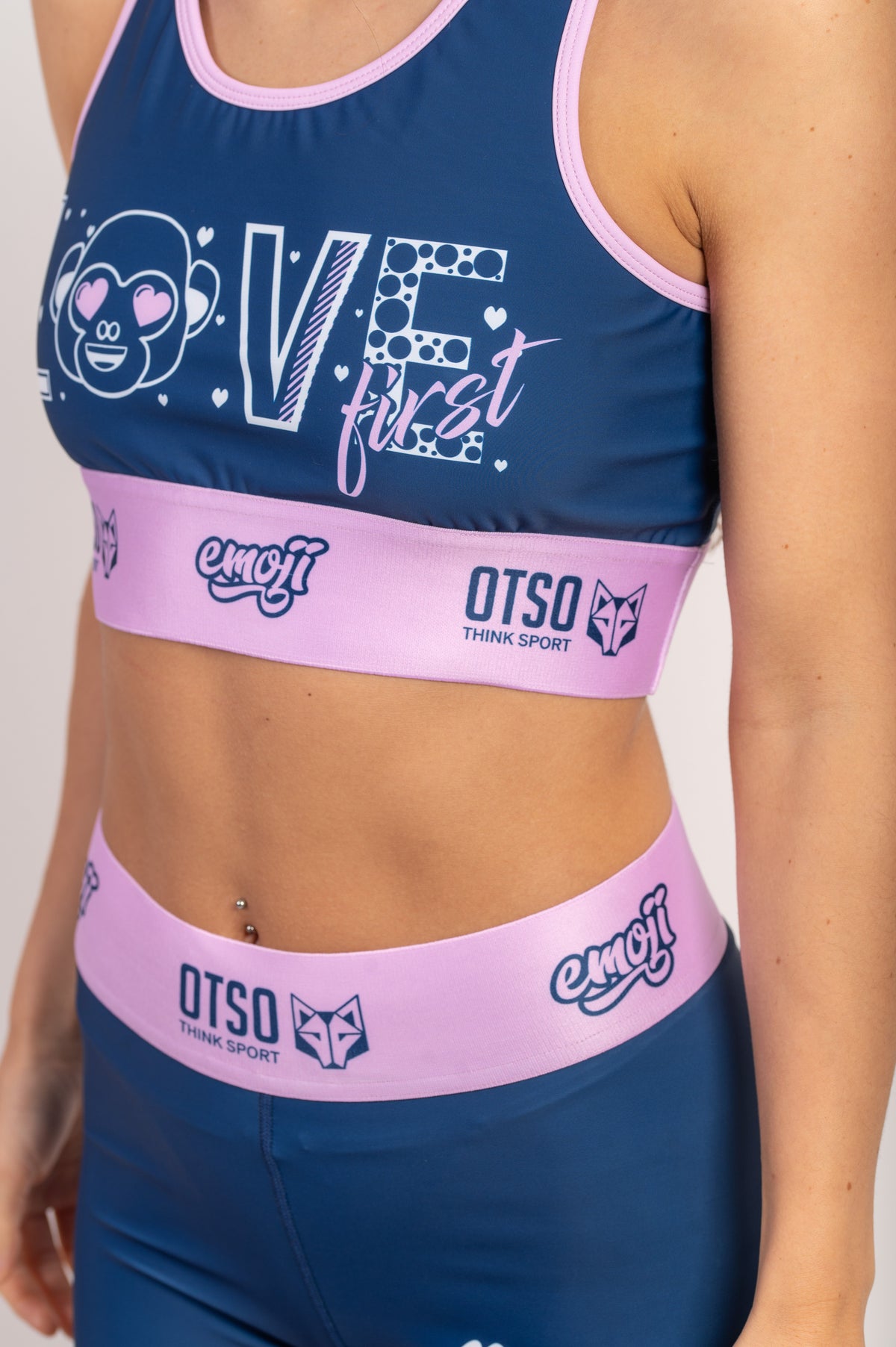 OTSO Damen Sporttop - Emoji Love First – Produktansicht 8