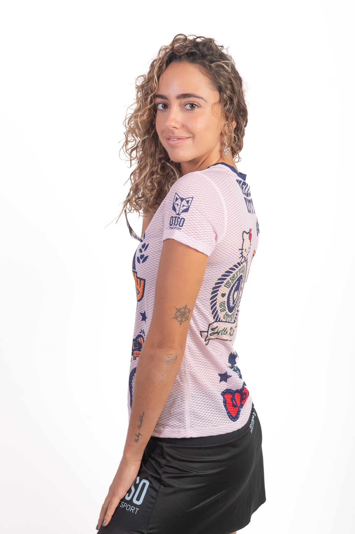 OTSO Damen/Mädchen Kurzarm-Funktionsshirt - Hello Kitty Cheerleading – Produktansicht 4