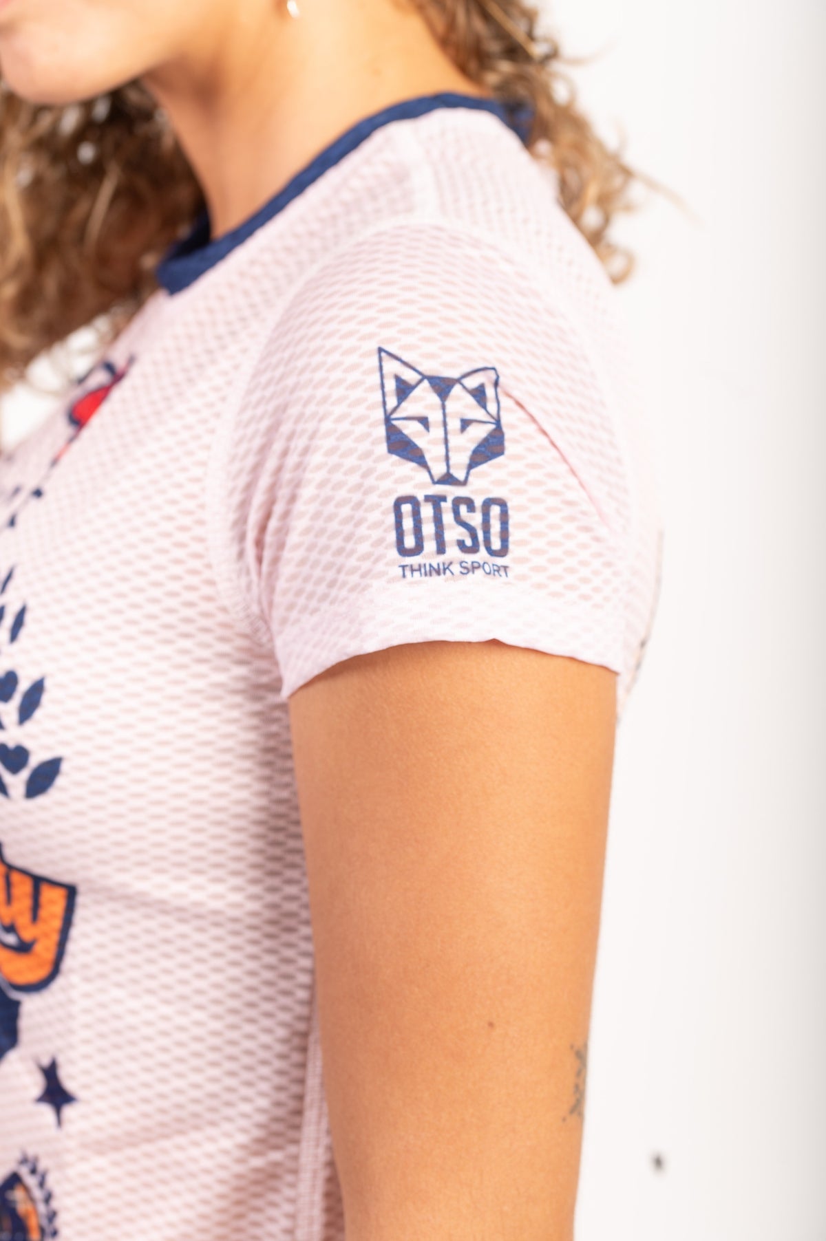 OTSO Damen/Mädchen Kurzarm-Funktionsshirt - Hello Kitty Cheerleading – Produktansicht 9