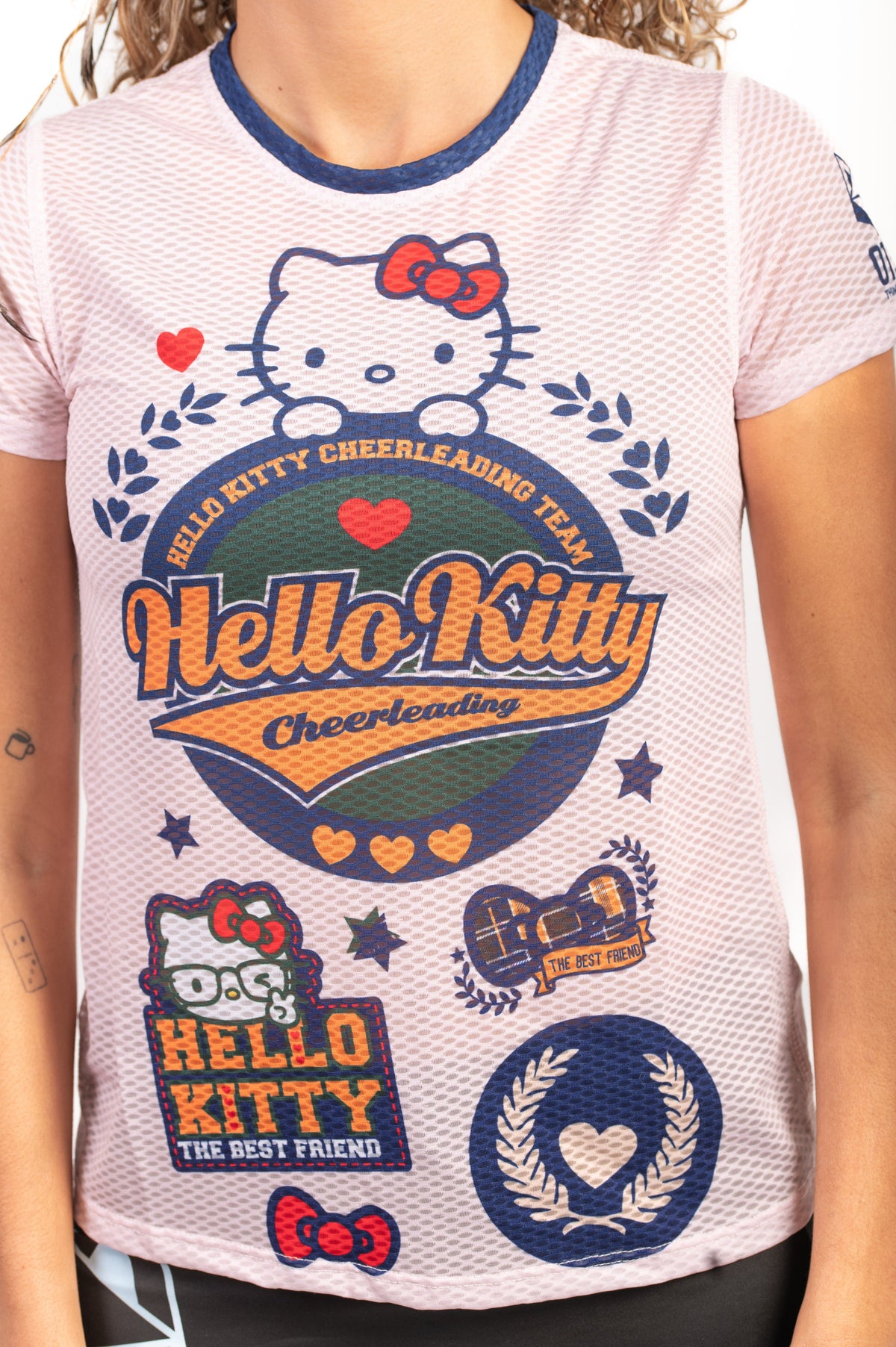 OTSO Damen/Mädchen Kurzarm-Funktionsshirt - Hello Kitty Cheerleading – Produktansicht 7