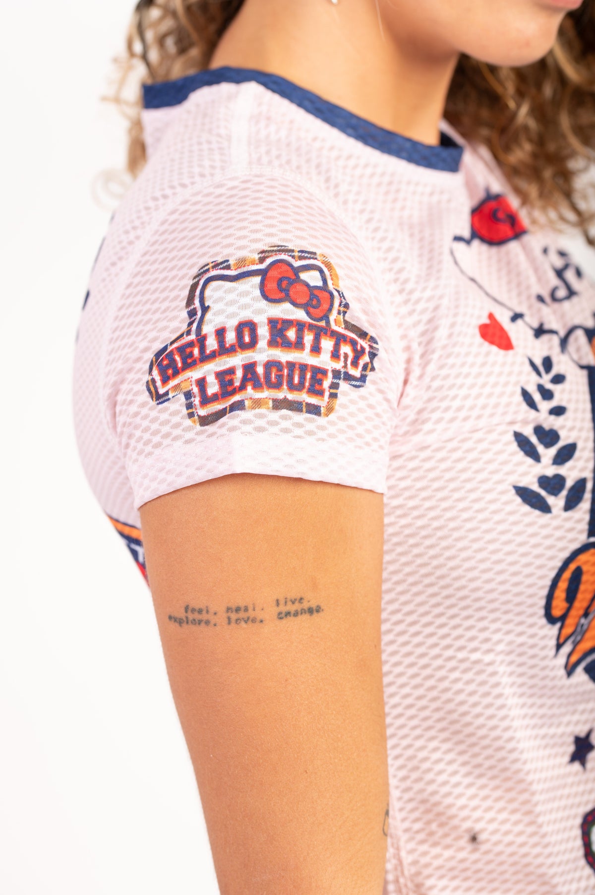 OTSO Damen/Mädchen Kurzarm-Funktionsshirt - Hello Kitty Cheerleading – Produktansicht 10