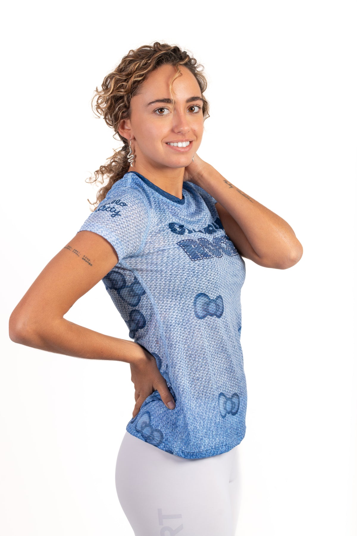 OTSO Damen/Mädchen Kurzarm-Funktionsshirt - Hello Kitty Denim – Produktansicht 5
