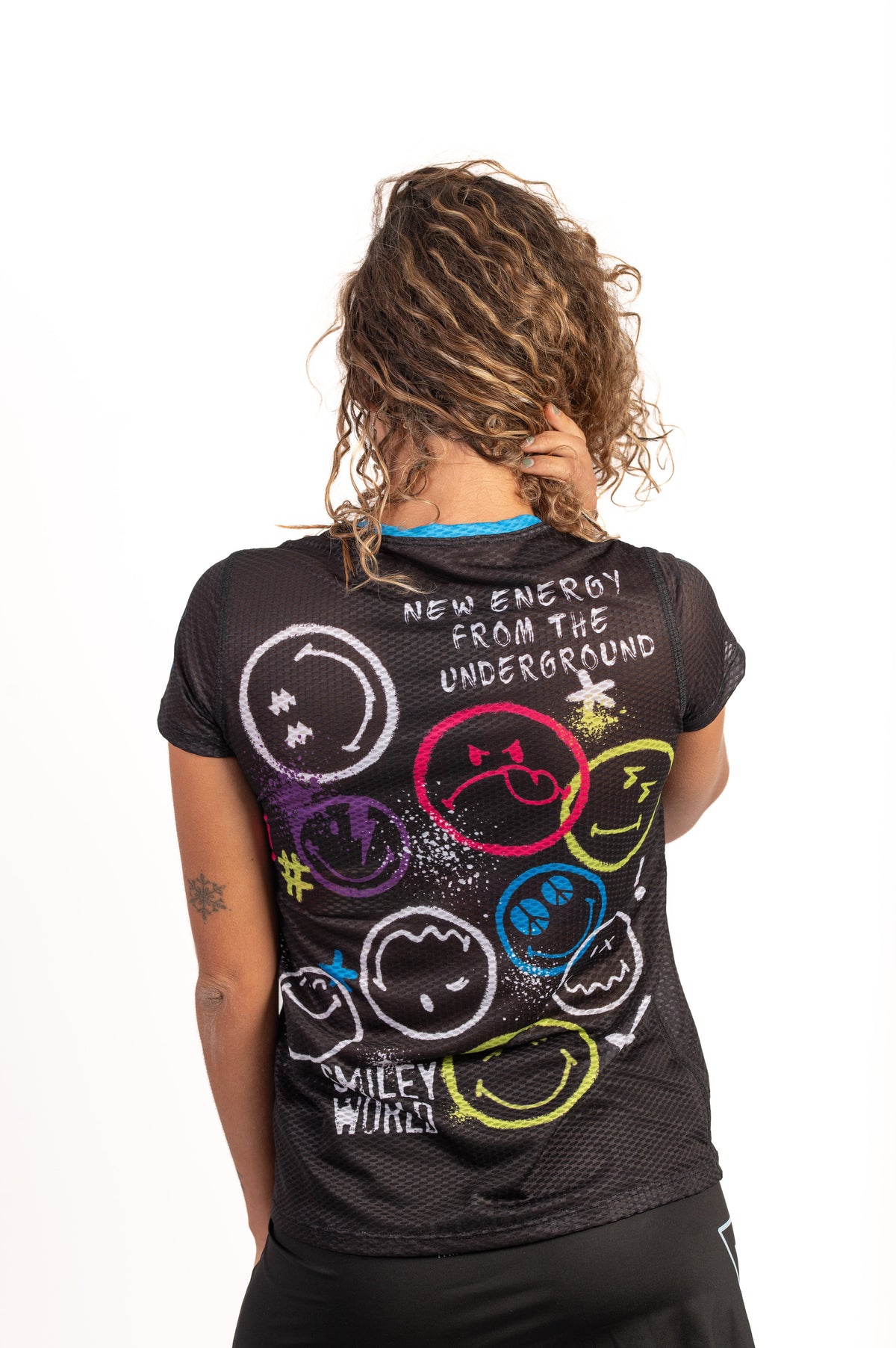 OTSO Damen Kurzarm-Funktionsshirt - S.W.Smiley Festival – Produktansicht 6