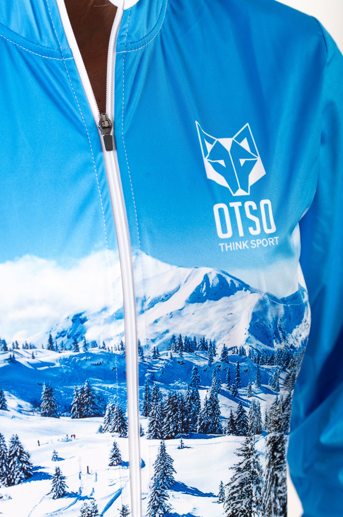OTSO Unisex Laufjacke - Snow Forest – Produktansicht 10