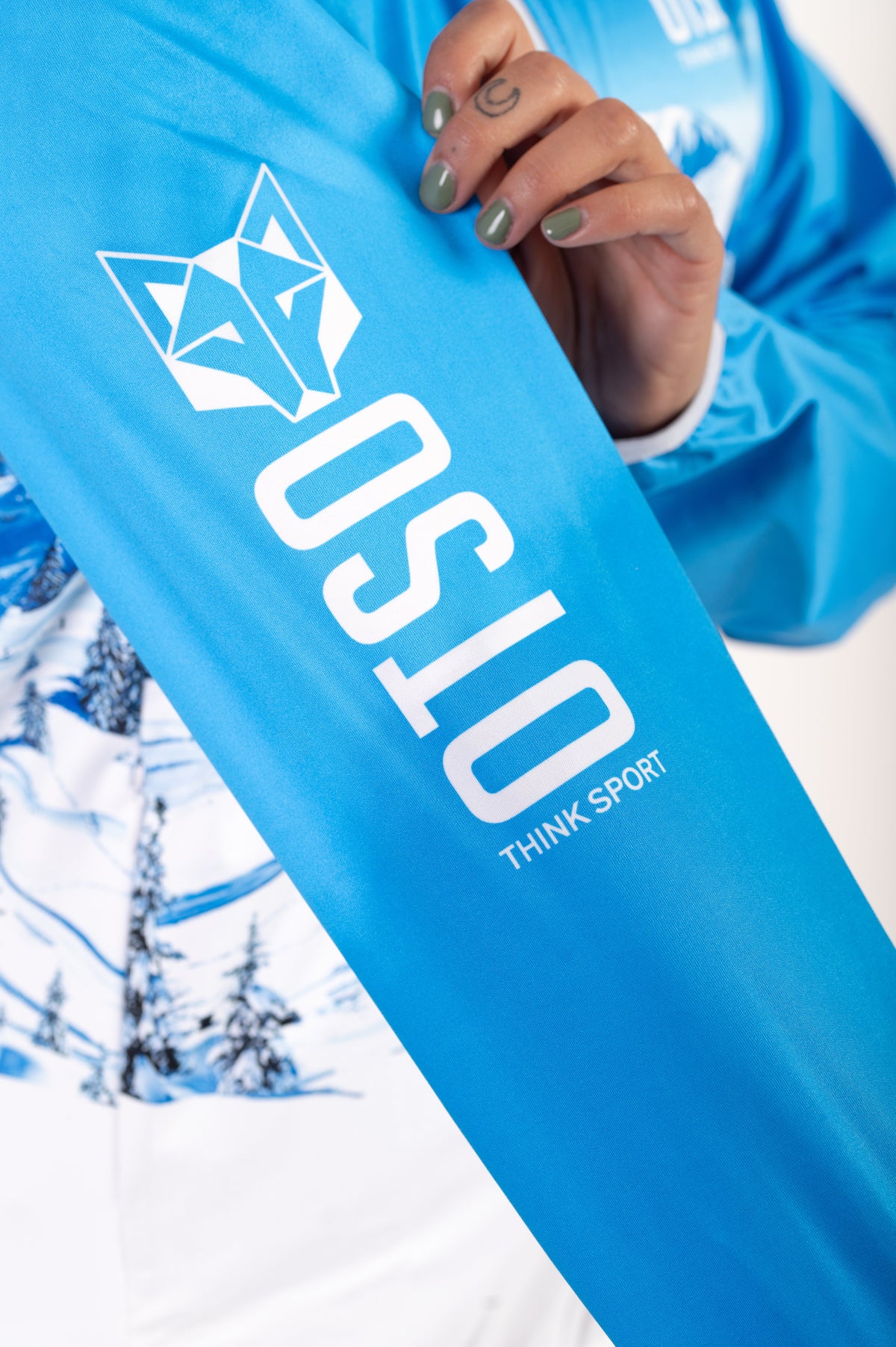 OTSO Unisex Laufjacke - Snow Forest – Produktansicht 12