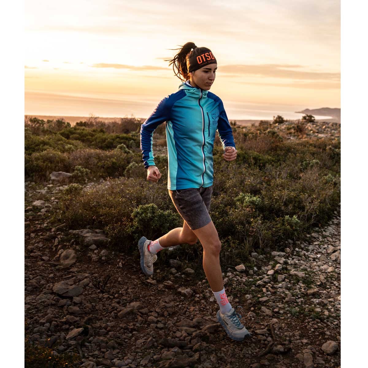 OTSO Unisex Sport-Hoodie - Electric Blue & Light Blue – Produktansicht 20