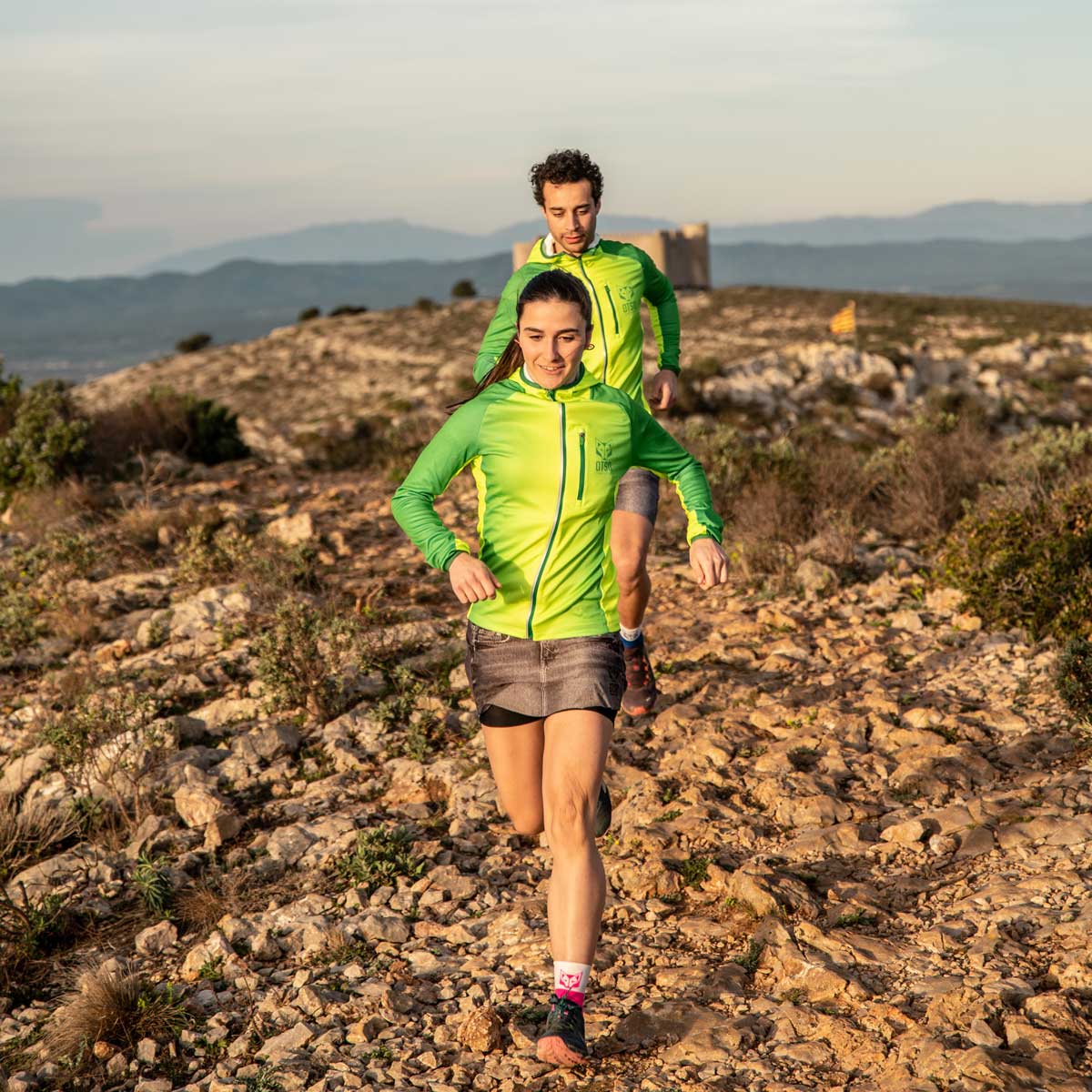 OTSO Unisex Sport-Hoodie - Forest Green & Fluo Green – Produktansicht 20