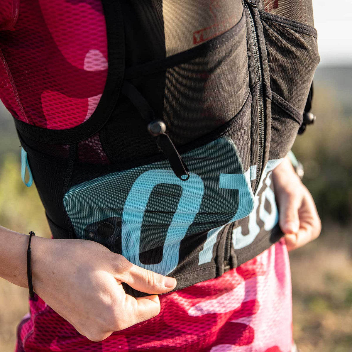 OTSO Trailrunning-Rucksack - Black & Turquoise – Produktansicht 4