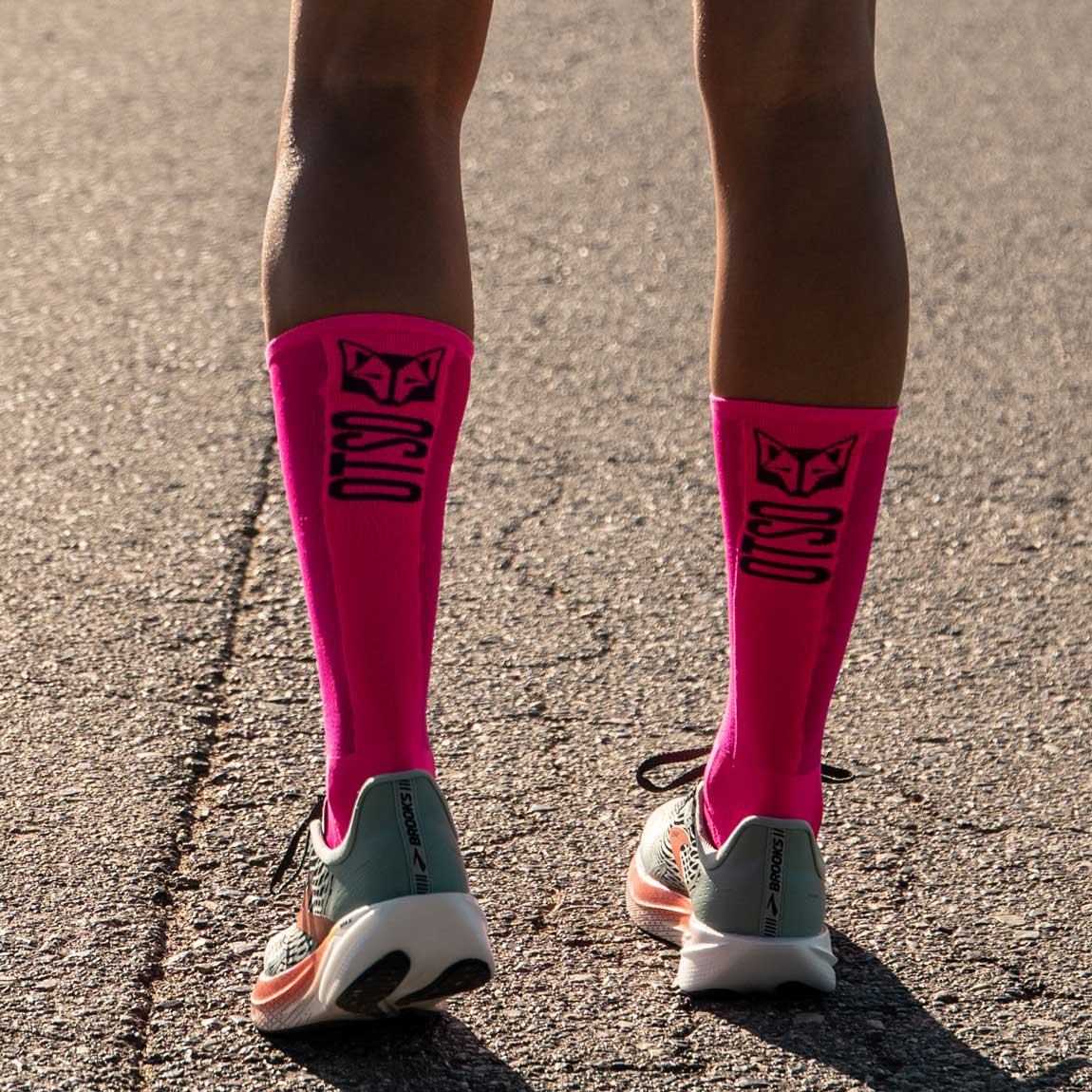 OTSO Ultraleichte Sportsocken - Fluo Pink – Produktansicht 4