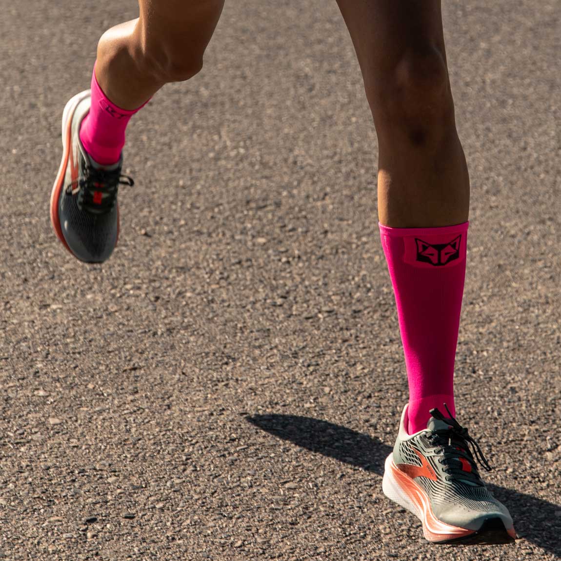 OTSO Ultraleichte Sportsocken - Fluo Pink – Produktansicht 3
