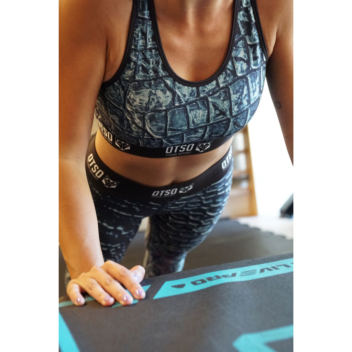 OTSO Damen Sporttop - Black Snake – Produktansicht 10