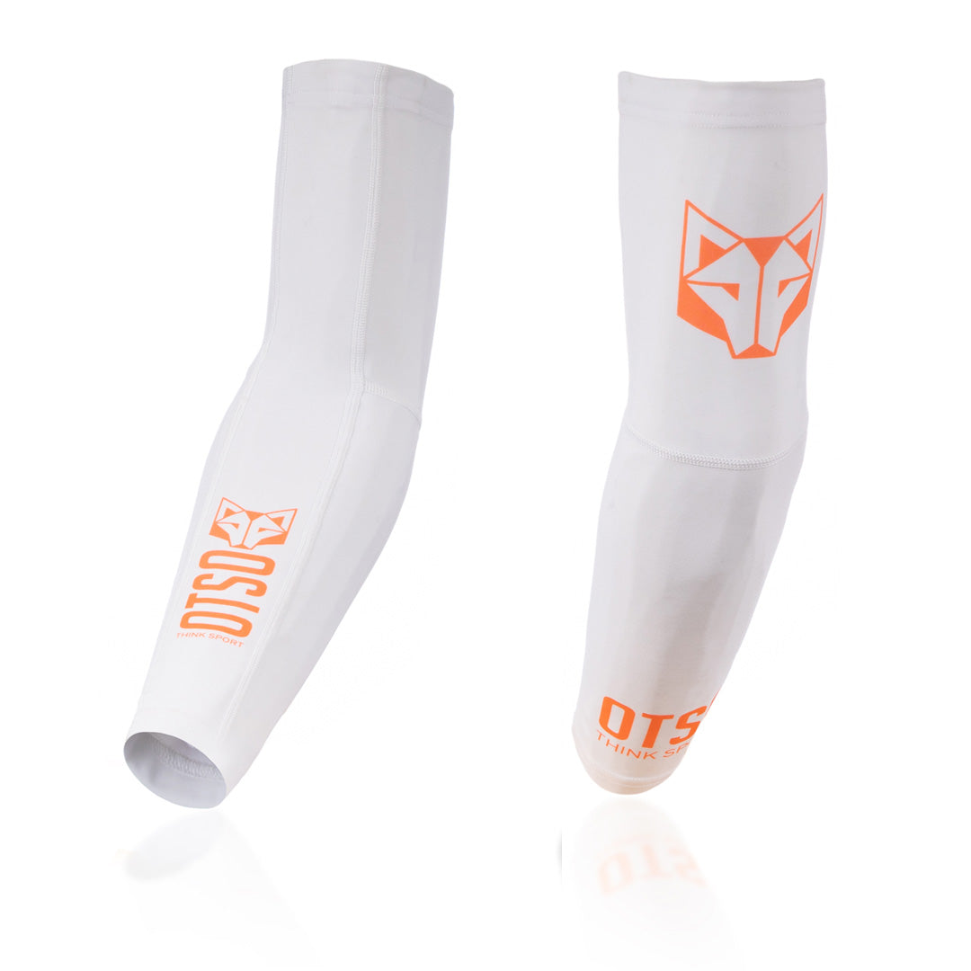 OTSO Ultraleichte Armsleeves - White & Fluo Orange – Produktansicht